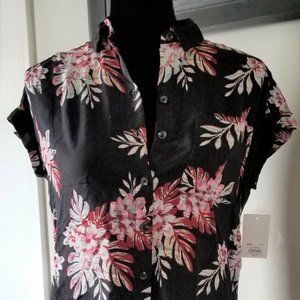 NWT Size XS Extra Small Black Floral Pattern Button Down Top From So MSRP $36
